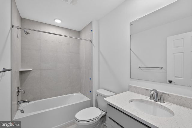 51 CHAUCER CT, Levittown, PA 19057