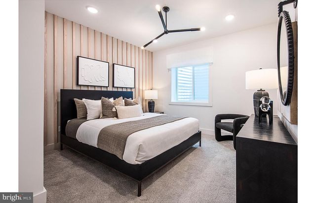 51 CHAUCER CT, Levittown, PA 19057