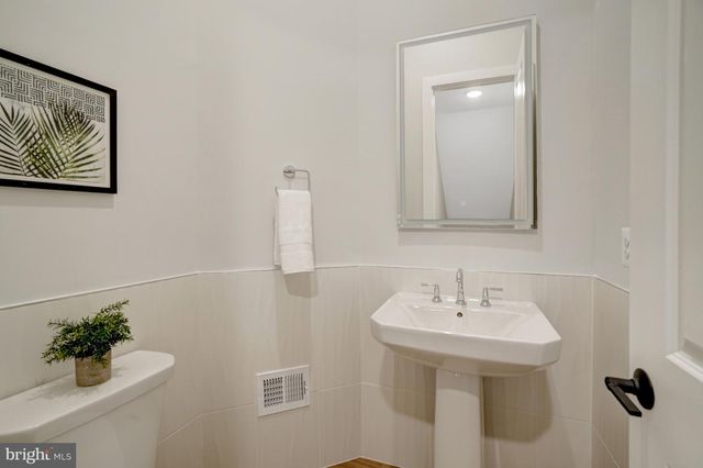 2605 FALL LINE ST, Alexandria, VA 22301