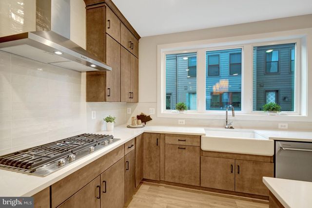 2605 FALL LINE ST, Alexandria, VA 22301