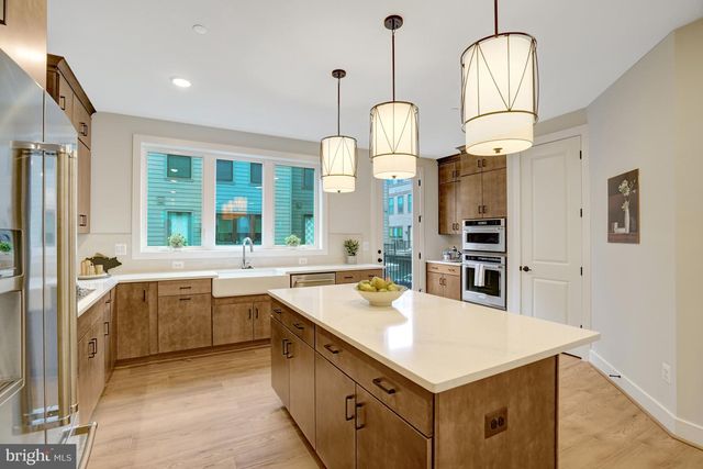 2605 FALL LINE ST, Alexandria, VA 22301