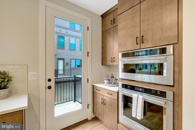 2605 FALL LINE ST, Alexandria, VA 22301