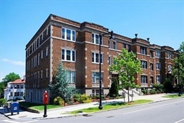 2025 Commonwealth Avenue 5, Boston, MA 02135