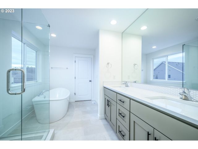 11613 Se MAJESTIC FALLS Ave LT 768, Happy Valley, OR 97086