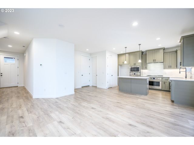 11613 Se MAJESTIC FALLS Ave LT 768, Happy Valley, OR 97086