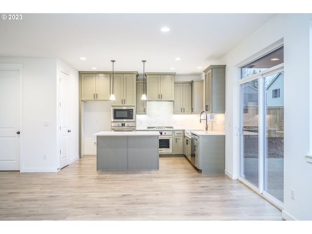 11613 Se MAJESTIC FALLS Ave LT 768, Happy Valley, OR 97086