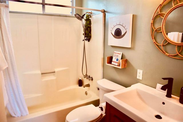 1034 3rd Street, Encinitas, CA 92024