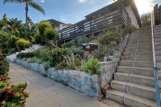 1034 3rd Street, Encinitas, CA 92024