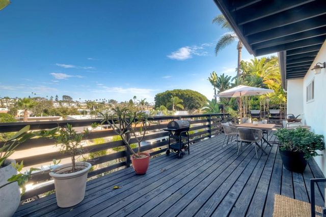 1034 3rd Street, Encinitas, CA 92024