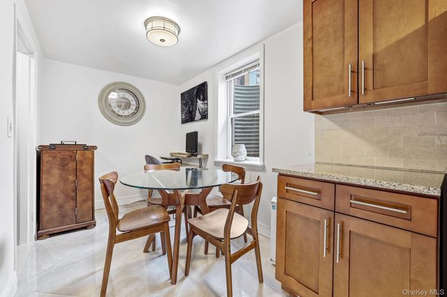 253 S Broadway 253, Tarrytown, NY 10591