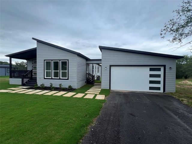 850 Chamberlin RD, Dale, TX 78616