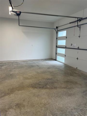 850 Chamberlin RD, Dale, TX 78616