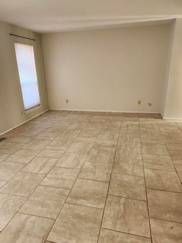 8805 Yankee Drive NE, Albuquerque, NM 87109