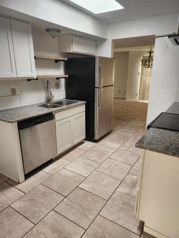 8805 Yankee Drive NE, Albuquerque, NM 87109