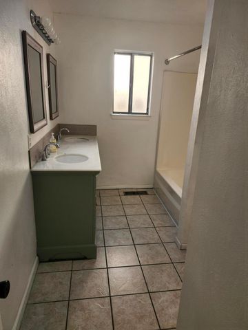 8805 Yankee Drive NE, Albuquerque, NM 87109