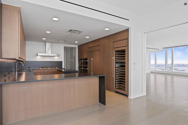 50 WEST Street PH58B, New York City, NY 10006