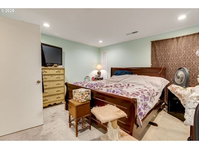 11990 Sw CORBY Dr 16, Portland, OR 97225