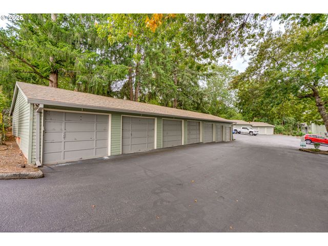11990 Sw CORBY Dr 16, Portland, OR 97225