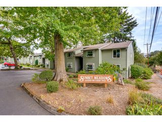 11990 Sw CORBY Dr 16, Portland, OR 97225