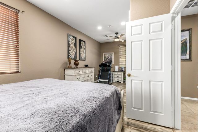 1817 E Beautiful Lane, Phoenix, AZ 85042