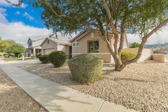 1817 E Beautiful Lane, Phoenix, AZ 85042