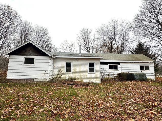 8975 Becker Road, Springwater, NY 14572