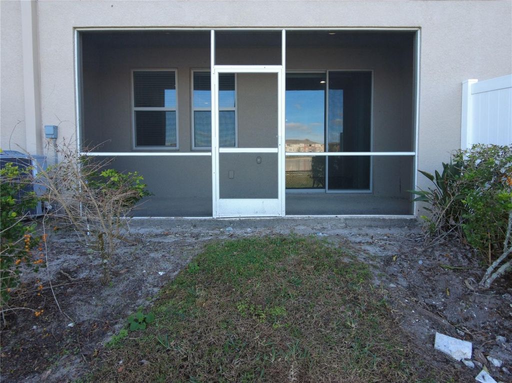 Image 16 of property listing at 12355 BAYOU FLATS LANE, Tampa, FL 33635