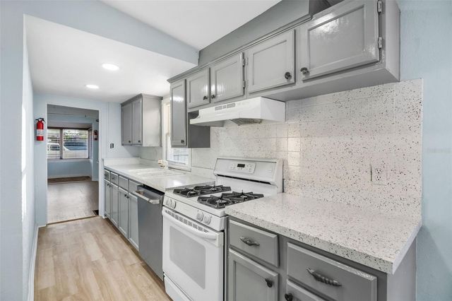 412 PLEASANT STREET, Clearwater, FL 33755