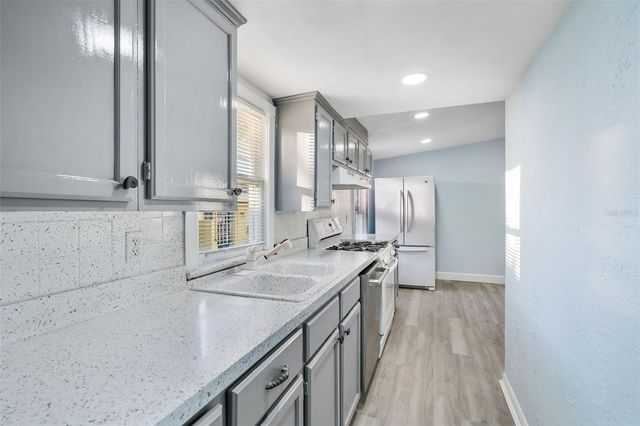 412 PLEASANT STREET, Clearwater, FL 33755