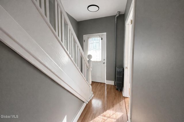 11 Landon Terrace, Schenectady, NY 12308