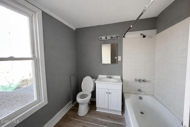 11 Landon Terrace, Schenectady, NY 12308