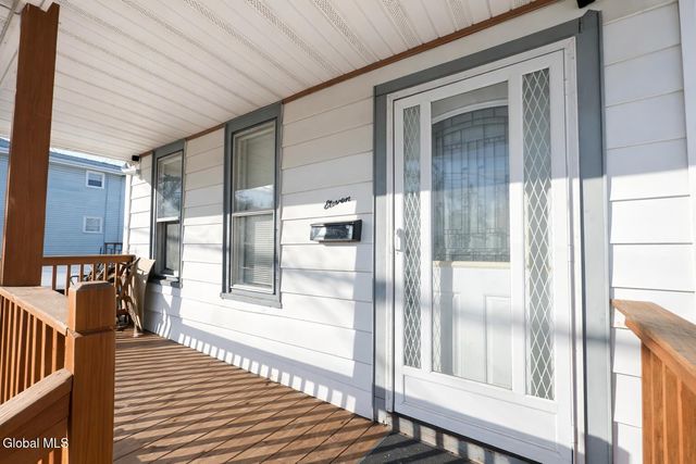 11 Landon Terrace, Schenectady, NY 12308