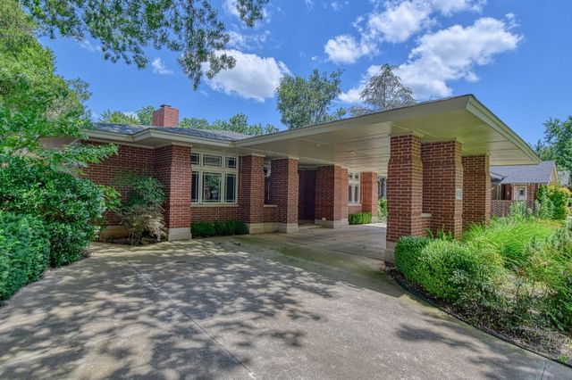 823 S Flood Avenue, Norman, OK 73069