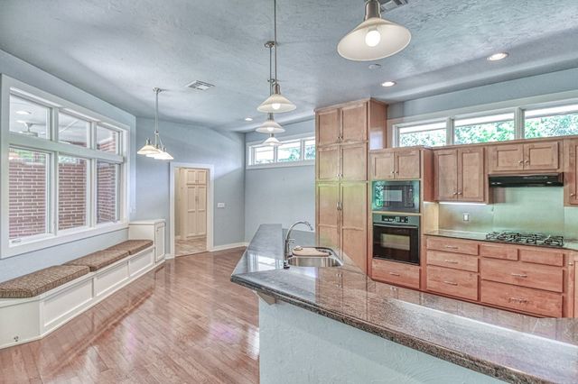 823 S Flood Avenue, Norman, OK 73069