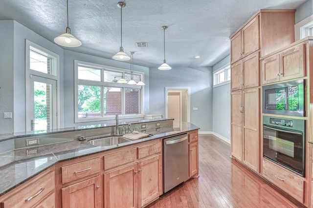 823 S Flood Avenue, Norman, OK 73069
