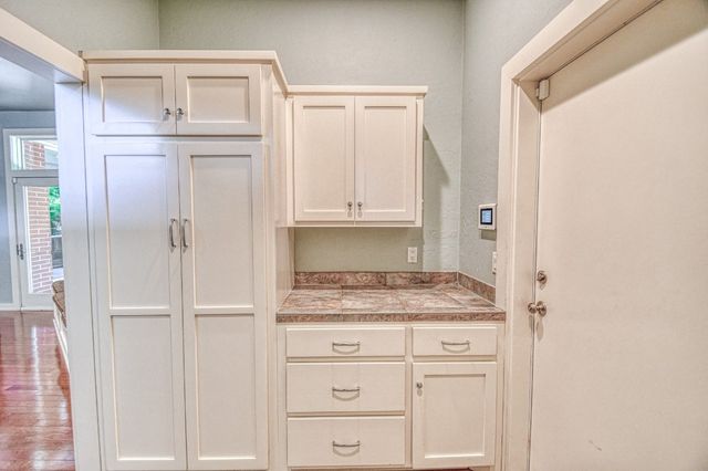 823 S Flood Avenue, Norman, OK 73069