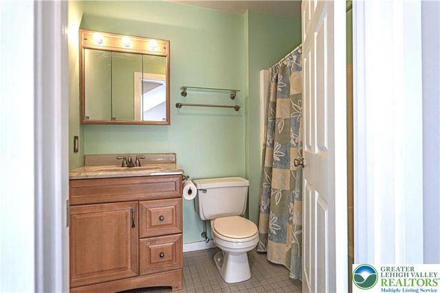 364 Biondo Court, Bethlehem City, PA 18017