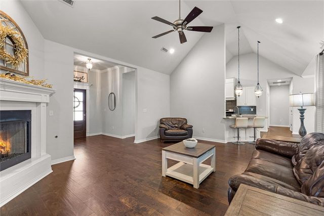 5819 W Cane Hill Drive, Fayetteville, AR 72704