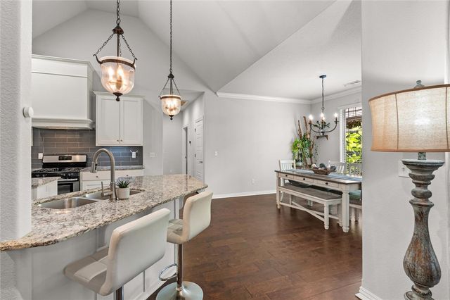 5819 W Cane Hill Drive, Fayetteville, AR 72704