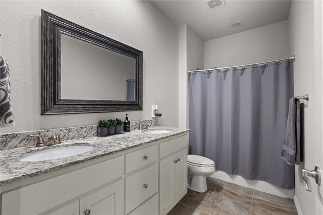5819 W Cane Hill Drive, Fayetteville, AR 72704