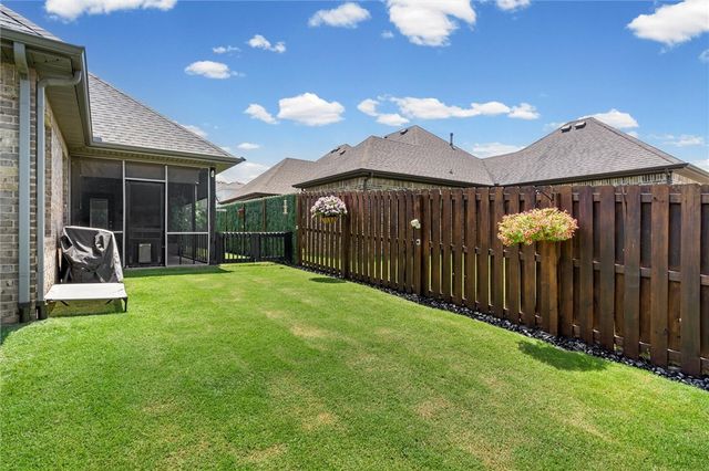 5819 W Cane Hill Drive, Fayetteville, AR 72704