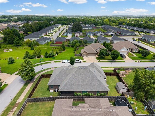 5819 W Cane Hill Drive, Fayetteville, AR 72704