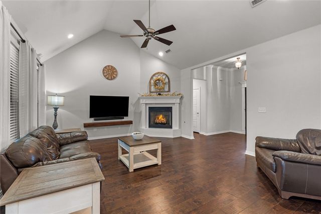 5819 W Cane Hill Drive, Fayetteville, AR 72704