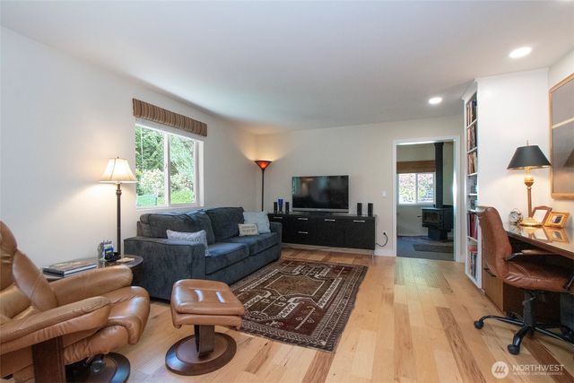 5541 S Doss Road, Port Angeles, WA 98362