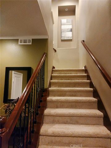 19512 Laroda Lane, Saugus, CA 91350