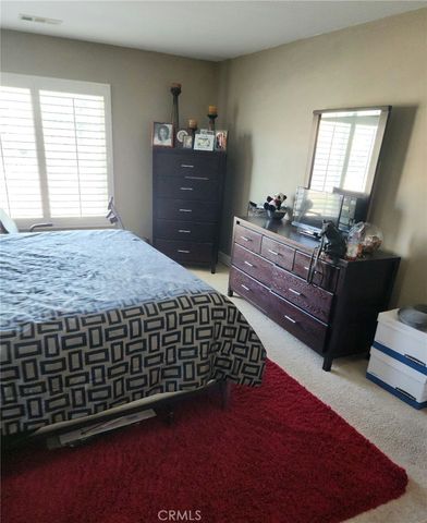 19512 Laroda Lane, Saugus, CA 91350