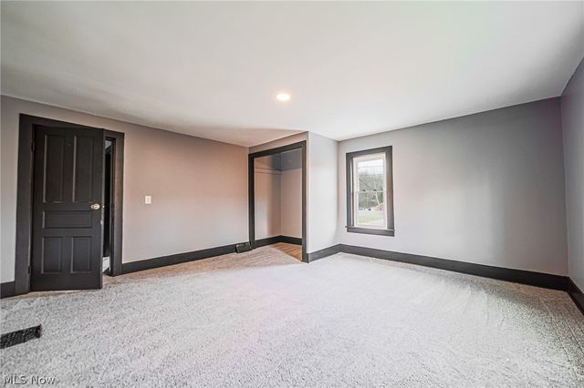 11294 Lincoln Street SE, Robertsville, OH 44670