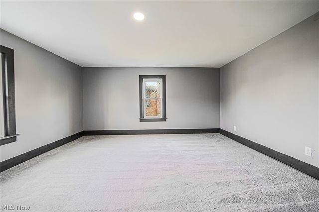 11294 Lincoln Street SE, Robertsville, OH 44670