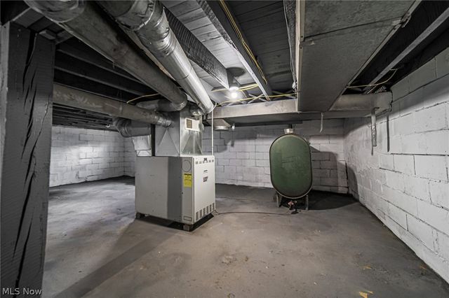 11294 Lincoln Street SE, Robertsville, OH 44670