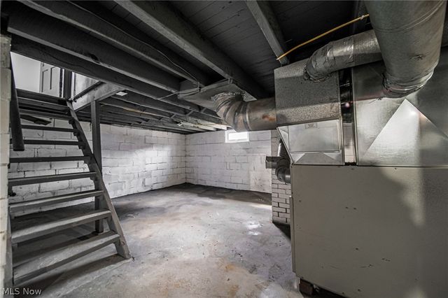 11294 Lincoln Street SE, Robertsville, OH 44670